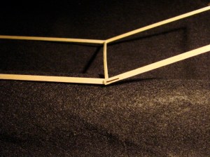 .005mw hinge to prevent wing tip from separating from main spar